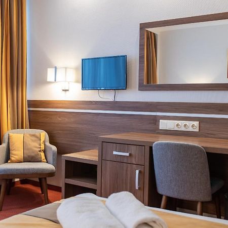Hotel Arpad Tatabanya Bagian luar foto